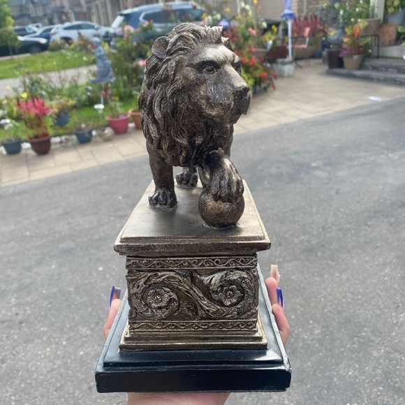 Mini gold lion statue - Picture 4 of 5